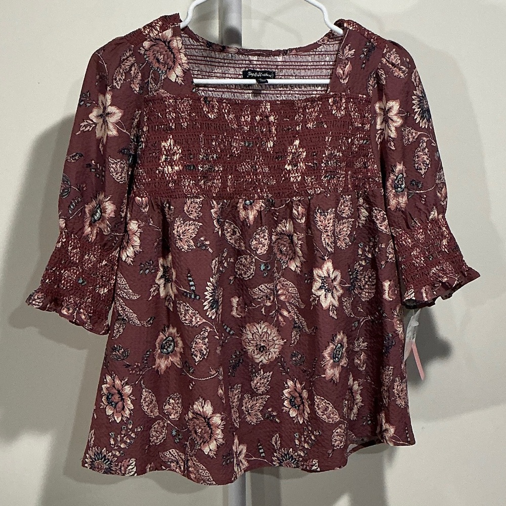 🍒 Elegant Floral Blouse with Smocked Detail